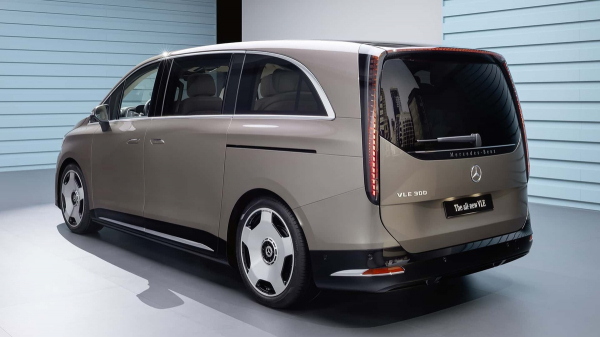 Розкішний і місткий: Mercedes-Benz представила електричний мінівен VLE