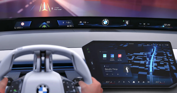 Екран на все скло: BMW пояснює, навіщо впроваджує систему Panoramic Vision