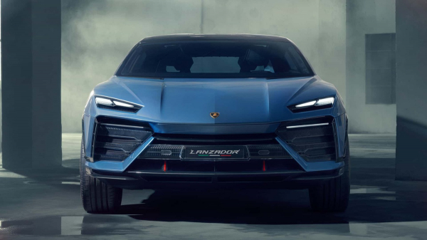 Lamborghini б&rsquo;є рекорди та відкладає електромобіль &mdash; Lanzador отримає V8 замість батарей
