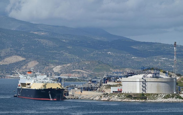 Україна домовляється з Грецією про постачання дизеля та газу Україна домовляється з Грецією про постачання дизеля та газу