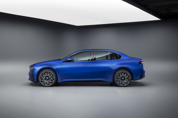 Новий седан BMW i3: офіційна прем'єра та характеристики