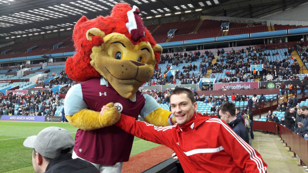 Футбольна навколосвітня подорож: &laquo;З квитками на Ліверпуль допоміг олдскульний &laquo;скаузер&raquo;, а на стадіон Заглемб&rsquo;є нас провів фан київського Динамо&raquo;