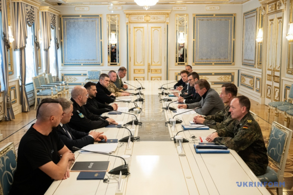 Україна і Німеччина працюють над шістьма проєктами спільного виробництва зброї - Зеленський Україна і Німеччина працюють над шістьма проєктами спільного виробництва зброї - Зеленський