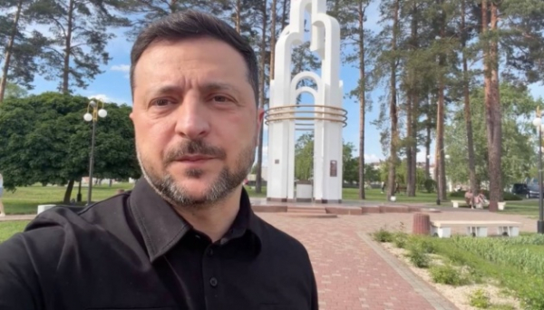 Зеленський у Славутичі: Україна додатково посилить кордон, а Лукашенко має «бути в тонусі» у разі агресії Зеленський у Славутичі: Україна додатково посилить кордон, а Лукашенко має «бути в тонусі» у разі агресії