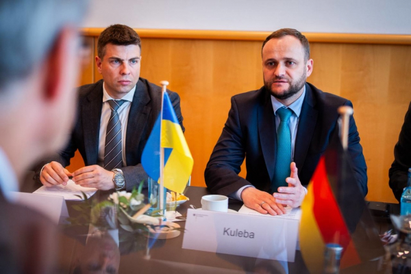 Кулеба обговорив із німецьким міністром подальшу підтримку транспортної галузі України