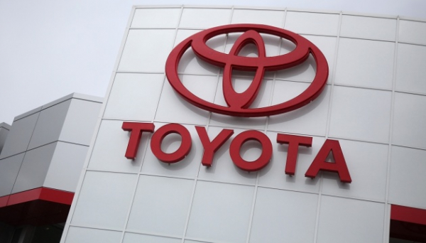 Продажі Toyota у світі падають четвертий місяць поспіль