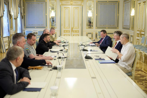 Зеленський зустрівся із радником прем&rsquo;єра Британії - говорили про фронт і  результати ударів України по РФ