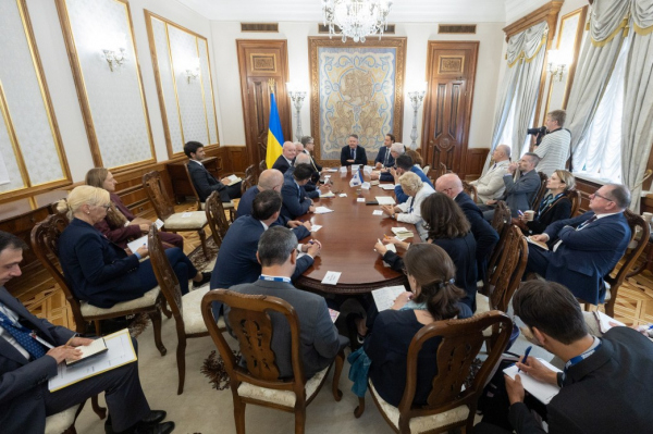 Шлях до миру та підтримка України: в Офісі Президента провели зустріч з делегацією ОБСЄ Шлях до миру та підтримка України: в Офісі Президента провели зустріч з делегацією ОБСЄ