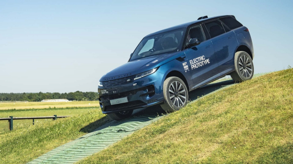 Електричний Range Rover Sport підтверджений: дебют вже цього року