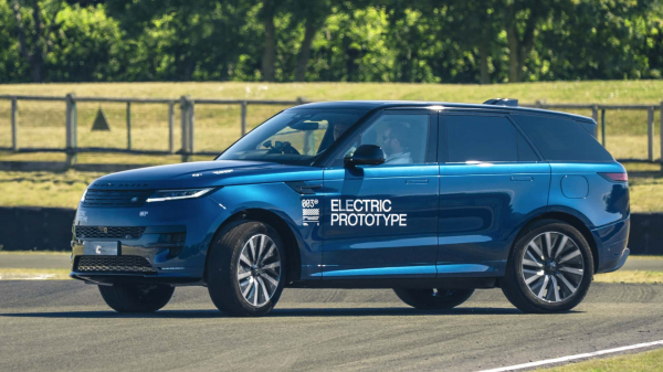 Електричний Range Rover Sport підтверджений: дебют вже цього року