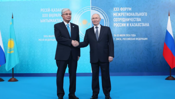 Токаєв запропонував Путіну &laquo;заморозити&raquo; війну в Україні
