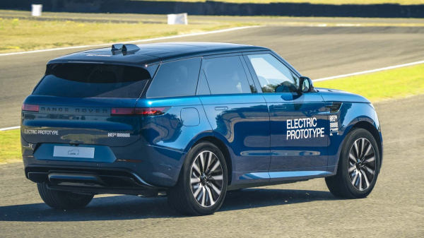 Електричний Range Rover Sport підтверджений: дебют вже цього року