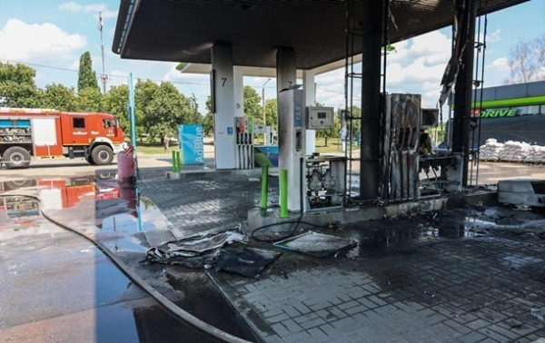 За пів року в Україні зруйновані або уражені понад 300 АЗС За пів року в Україні зруйновані або уражені понад 300 АЗС
