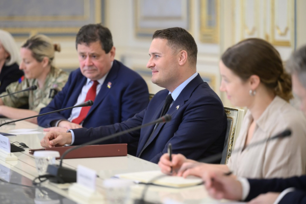 До Києва з першим візитом прибув міністр оборони Британії Вес Стрітінг
