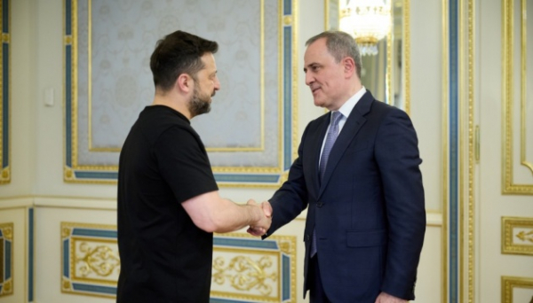 Зеленський обговорив із главою МЗС Азербайджану співпрацю в оборонній та економічній сферах Зеленський обговорив із главою МЗС Азербайджану співпрацю в оборонній та економічній сферах