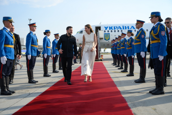 Зеленський вперше прибув до Сербії, де має зустрітися з Вучичем Зеленський вперше прибув до Сербії, де має зустрітися з Вучичем