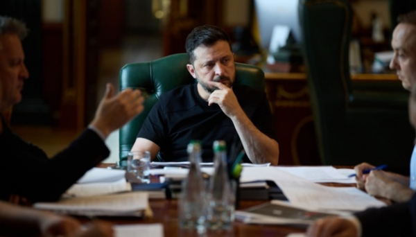 Зеленський доручив підготувати «спеціальну санкційну операцію» проти Росії Зеленський доручив підготувати «спеціальну санкційну операцію» проти Росії