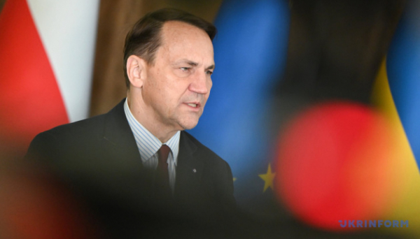 Кремль використовує дезінформацію, щоб стравити поляків з українцями - Сікорський Кремль використовує дезінформацію, щоб стравити поляків з українцями - Сікорський