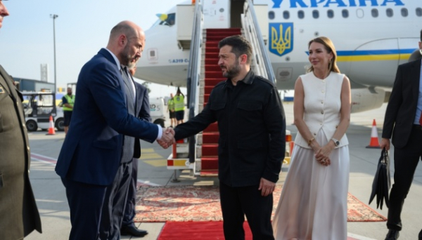 Зеленський вперше прибув до Сербії, де має зустрітися з Вучичем Зеленський вперше прибув до Сербії, де має зустрітися з Вучичем