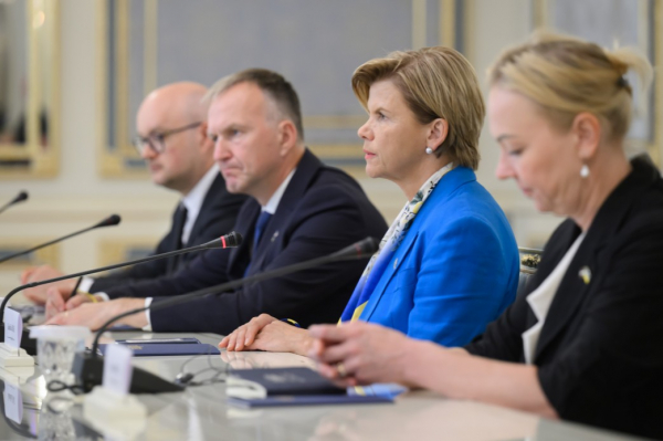 Зеленський і глава МЗС Латвії обговорили відкриття нових переговорних кластерів та підтримку України